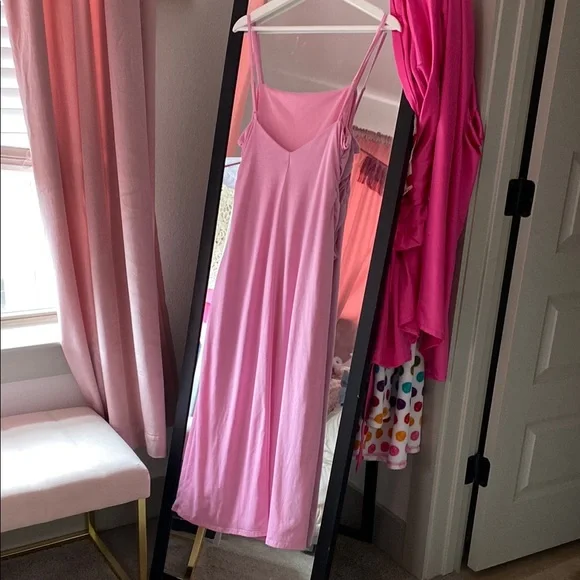 Pink Sleeveless Midi Dress - Picture 4 of 5